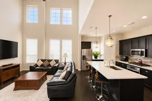 427 Renaissance Ln, Irving, TX 75060 - Photo 2