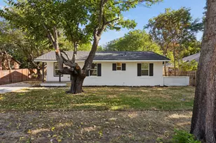 238 Oakwood Cir, Shady Shores, TX 76208 - Photo 2