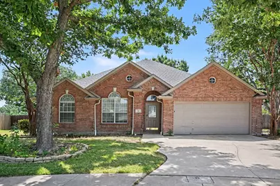 11 Mary Lou Court, Mansfield, TX 76063 - Photo 2