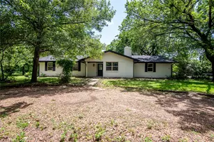 607 E 15th St, Bonham, TX 75418 - Photo 1
