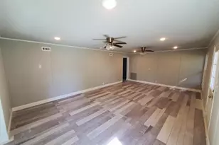 503 E 13th St, Bonham, TX 75418 - Photo 6