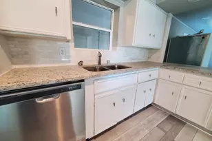 503 E 13th St, Bonham, TX 75418 - Photo 10