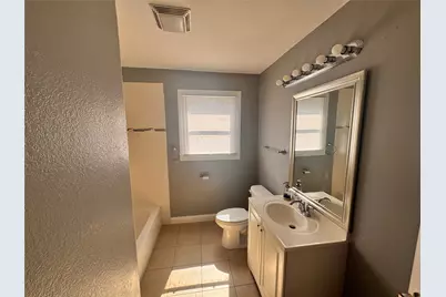 130 W Avenue D, Garland, TX 75040 - Photo 10
