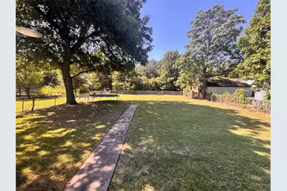 130 W Avenue D, Garland, TX 75040 - Photo 6
