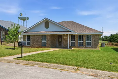 2323 Jodi Lane, Gainesville, TX 76240 - Photo 2