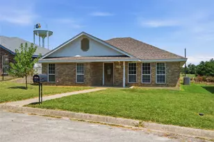2323 Jodi Ln, Gainesville, TX 76240 - Photo 2