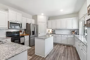 616 Coleman St, Aubrey, TX 76227 - Photo 18