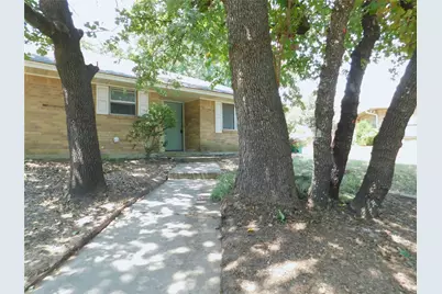 2204 Canterbury Court, Denton, TX 76205 - Photo 2