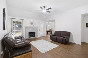 1020 Bayfield Dr, Denton, TX 76209 - Photo 4