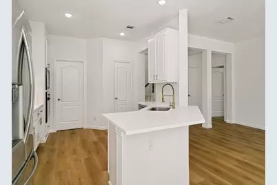 2152 Pritchard Drive, Grapevine, TX 76051 - Photo 2