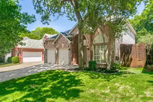 2152 Pritchard Dr, Grapevine, TX 76051 - Photo 2
