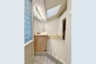 4050 Frankford Road #102, Dallas, TX 75287 - Photo 10
