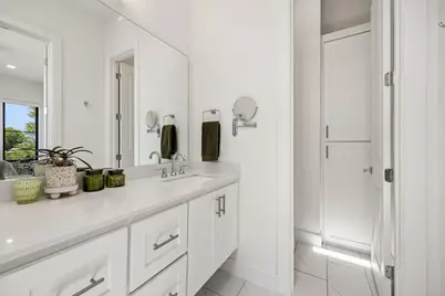 737 N Zang Boulevard #103, Dallas, TX 75208 - Photo 18