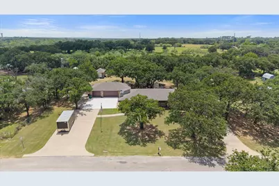 902 Greenbriar Drive, Joshua, TX 76058 - Photo 2