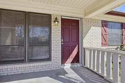242 W Cober Drive, Grand Prairie, TX 75051 - Photo 4