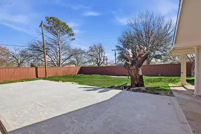 242 W Cober Drive, Grand Prairie, TX 75051 - Photo 22