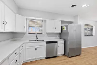 242 W Cober Drive, Grand Prairie, TX 75051 - Photo 14