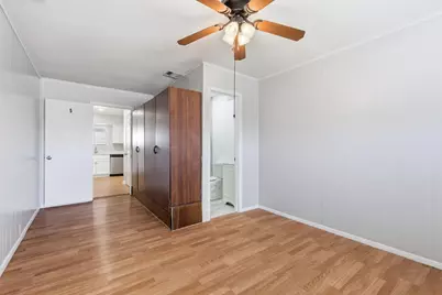 242 W Cober Drive, Grand Prairie, TX 75051 - Photo 6