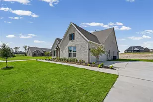 701 Water Side Dr, Van Alstyne, TX 75495 - Photo 2