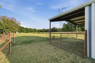 148 Fossil Rock Dr, Azle, TX 76020 - Photo 32