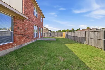 812 Cayotillo Street, Lancaster, TX 75146 - Photo 32