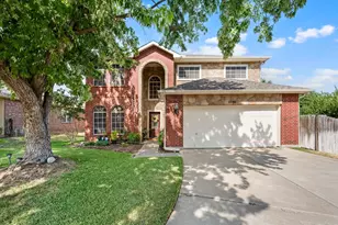 1100 Indian Trail Ct, Roanoke, TX 76262 - Photo 2