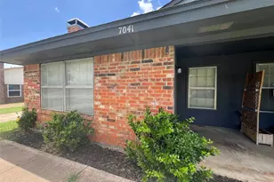 7041 Crosstimbers Ln, North Richland Hills, TX 76182 - Photo 2
