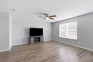 612 Lazy Crest Dr, Fort Worth, TX 76140 - Photo 10