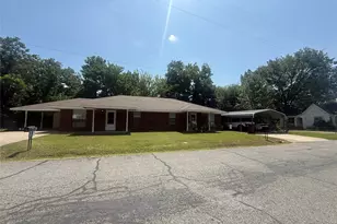 600 & 602 Cedar St, Bonham, TX 75418 - Photo 1