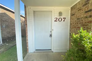 207 Country Bend Dr, Duncanville, TX 75137 - Photo 2