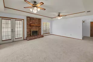 600 Lyndon Dr, Woodway, TX 76712 - Photo 2
