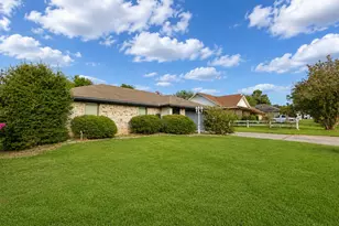 1350 26th St NE, Paris, TX 75460 - Photo 2