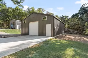 1473 Co Rd 2980, Windom, TX 75492 - Photo 32