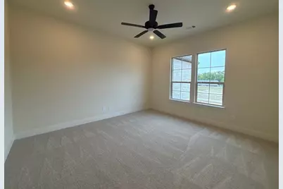 703 Water Side Drive, Van Alstyne, TX 75495 - Photo 10