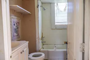 1821 Johnson, Greenville, TX 75401 - Photo 6
