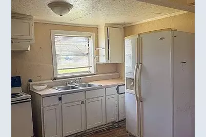 1821 Johnson, Greenville, TX 75401 - Photo 12