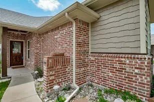202 Captains Ct, Granbury, TX 76049 - Photo 2
