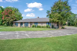 110 Bois D Arc St, Tom Bean, TX 75491 - Photo 2