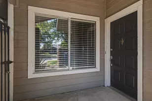 538 Harvest Hill St, Lewisville, TX 75067 - Photo 4