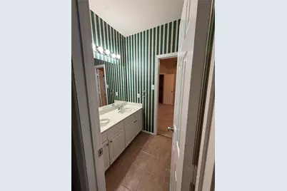 9702 Windy Hollow Drive, Irving, TX 75063 - Photo 18