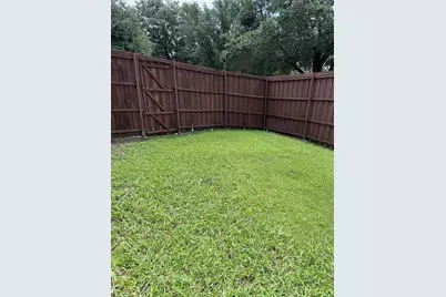 9702 Windy Hollow Drive, Irving, TX 75063 - Photo 24