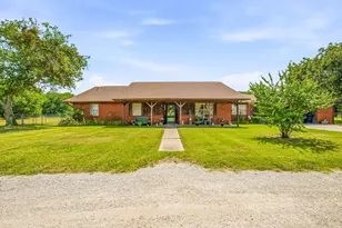 1642 Salesville Rd, Mineral Wells, TX 76067 - Photo 1