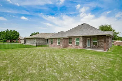 202 Captains Court, Granbury, TX 76049 - Photo 34