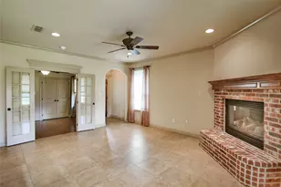 202 Captains Ct, Granbury, TX 76049 - Photo 8