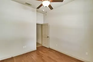 202 Captains Ct, Granbury, TX 76049 - Photo 30