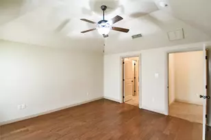 202 Captains Ct, Granbury, TX 76049 - Photo 22