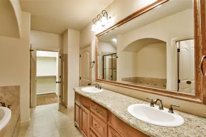 202 Captains Court, Granbury, TX 76049 - Photo 24