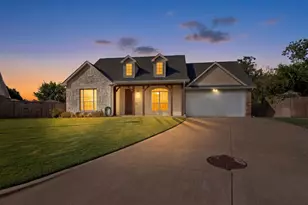 510 Mattie Ln, Lake Dallas, TX 75065 - Photo 1