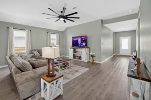 905 Cawthorne Trl, Fort Worth, TX 76108 - Photo 2