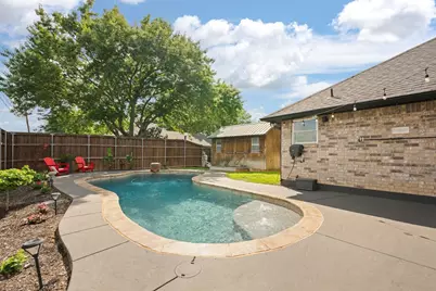 425 Sherwood Court, Burleson, TX 76028 - Photo 30